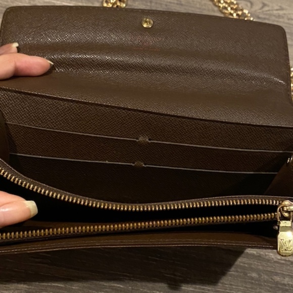 Authentic Louis Vuitton Damier Ebene crossbody - Picture 7 of 11